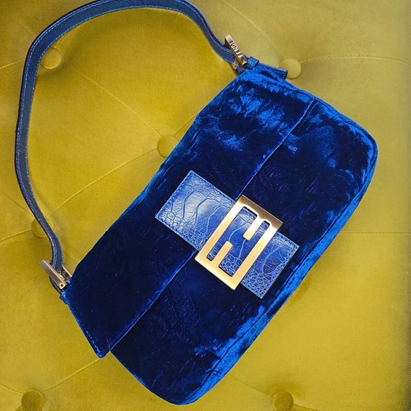 **SOLD**Fendi Baguette Velvet Crocodile Trim - Picture 15 of 17